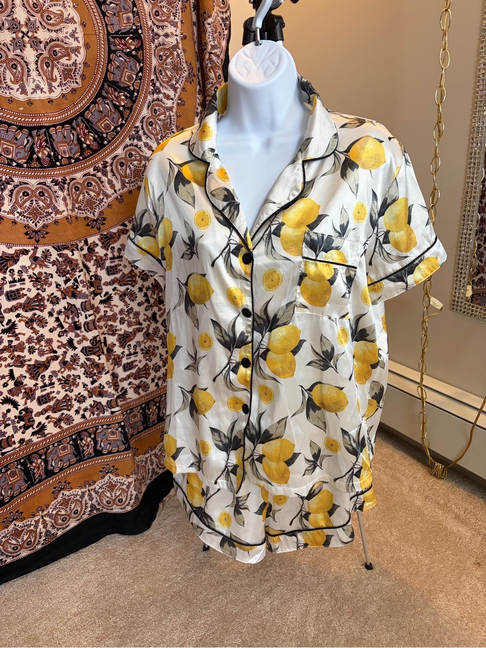 Lemon Print Satin Pajamas with shorts - Yellow on Ivory